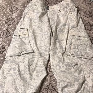 Used men’s ski pants by Burton. Sz M
